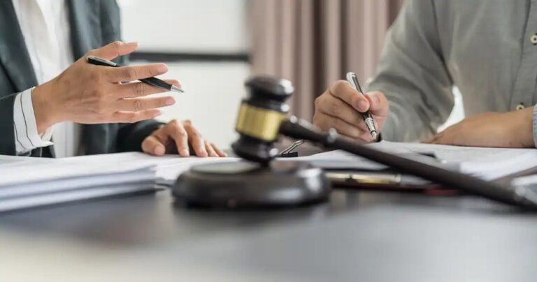 When to Settle vs. When to Go to Trial in a Personal Injury Case